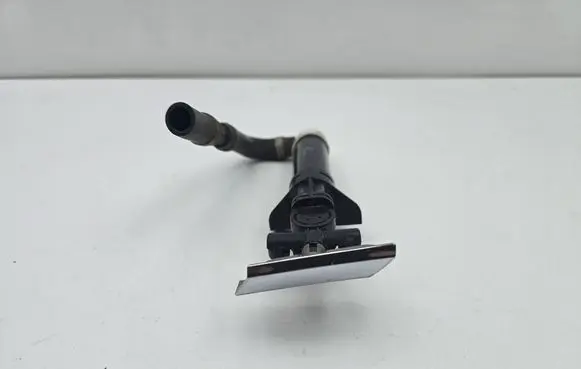 Lexus GS 300 350 430 450H Headlight washer spray nozzle 78207