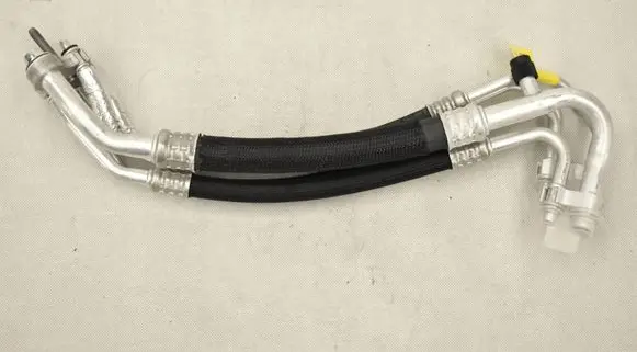 Tesla Model Y Air conditioning (A/C) pipe/hose 1807392-00-A