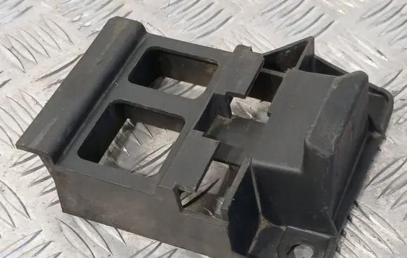Mercedes-Benz Sprinter W906 Front bumper mounting bracket A9068850163