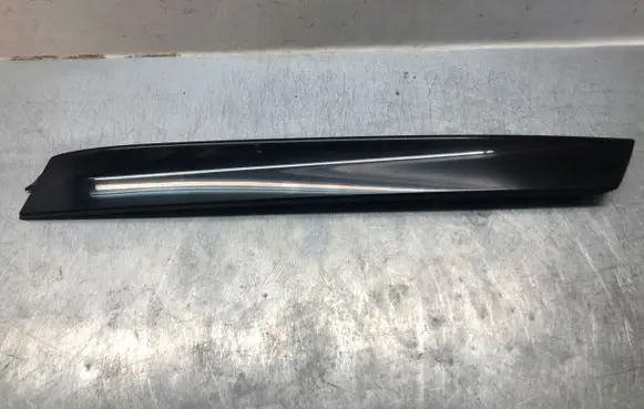 Audi Q3 8U Tailgate trim 8U0854815