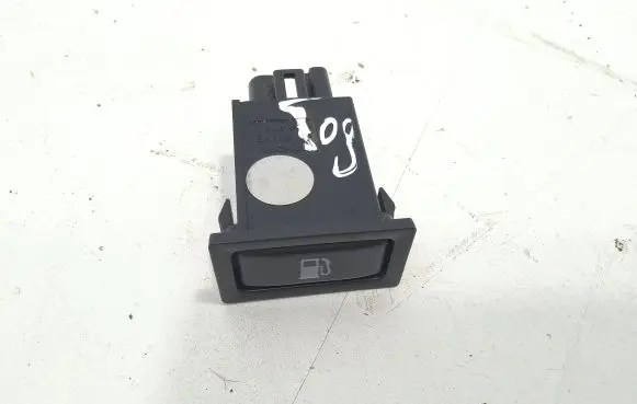 Toyota Avensis T250 Fuel tank opening switch 156795