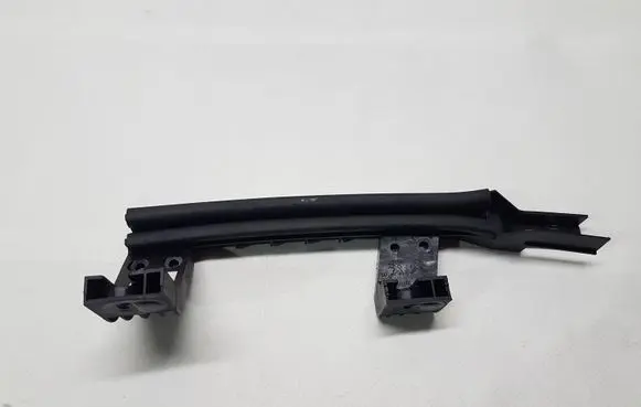 Peugeot 3008 II Front door windshield rail 9811896880