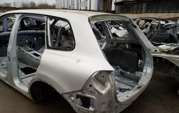 Volkswagen Touareg II Rear quarter panel 