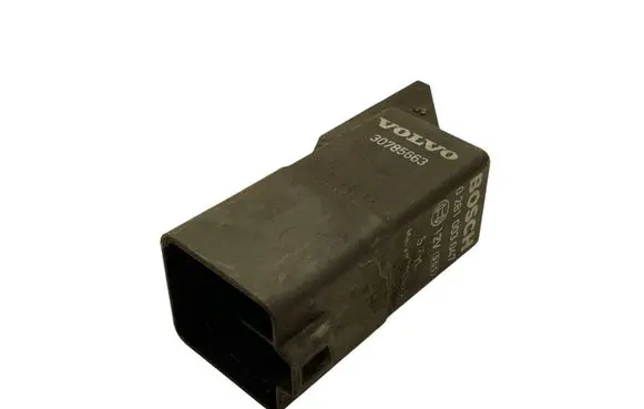 Volvo XC60 Glow plug pre-heat relay 0281003047 30785663