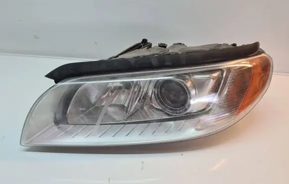 Volvo XC70 Headlight/headlamp 31353326 6338300000