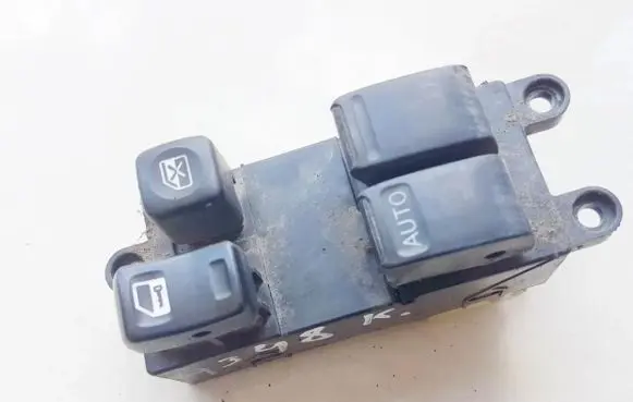 Nissan Almera N16 Electric window control switch