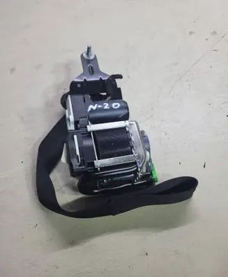 Mercedes-Benz C W204 Front seatbelt A2048601585