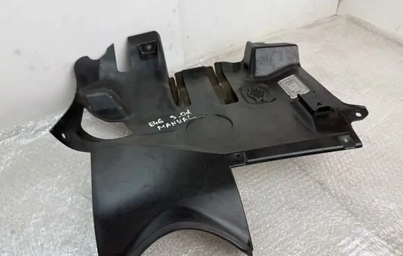 BMW 3 E46 Dashboard lower bottom trim panel 8360995 65818360955