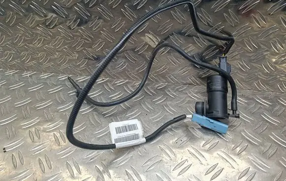 Citroen C4 X Windscreen/windshield washer pump 9825893480