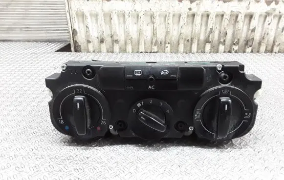 Volkswagen Golf V Climate control unit