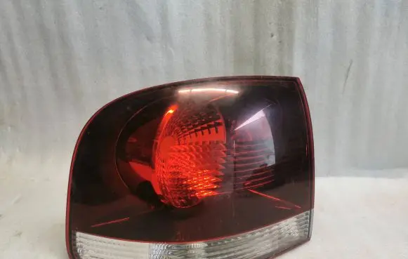Volkswagen Touareg I Rear/tail lights 28259002