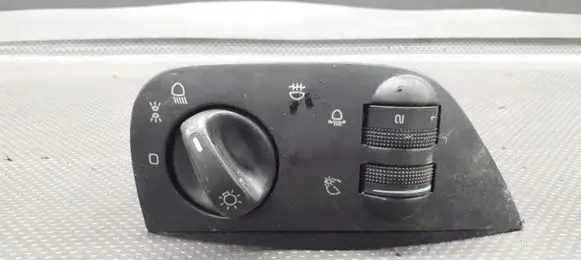 Volkswagen Polo VI Steering rack control module 