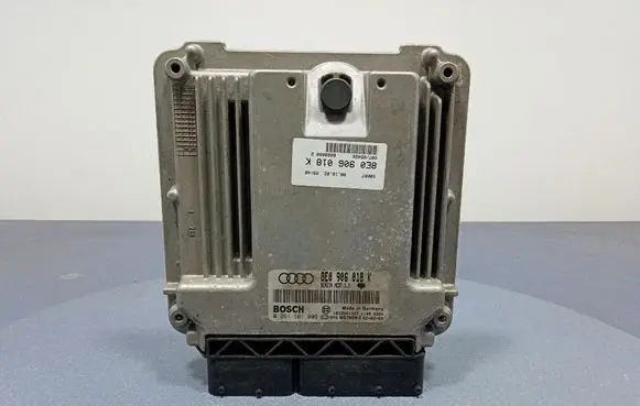 Audi A4 S4 B6 8E 8H Engine control unit/module ECU 8E0906018K