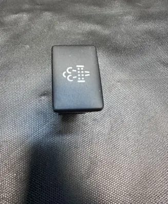 Toyota Hilux VIII Other switches/knobs/shifts 15F180