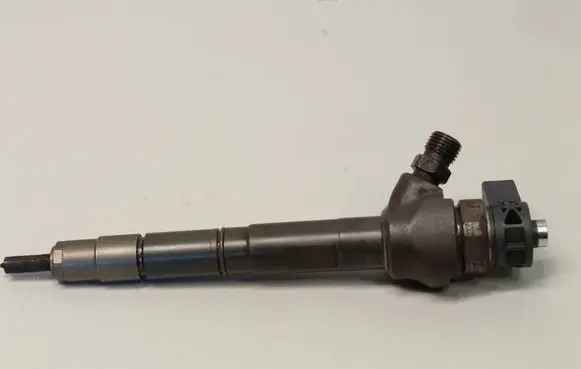 Volkswagen Golf VII Fuel injector 0445110477 04L130277AJ