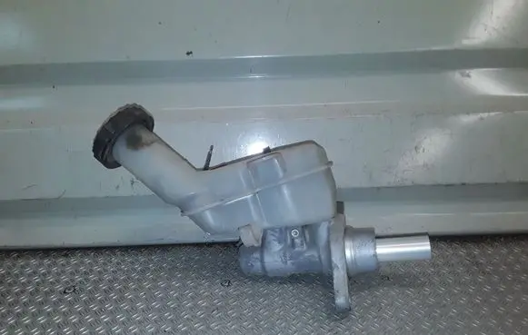 Mitsubishi Outlander Master brake cylinder