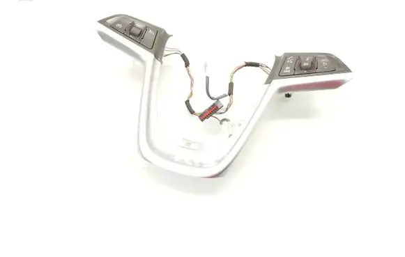 Steering wheel buttons/switches