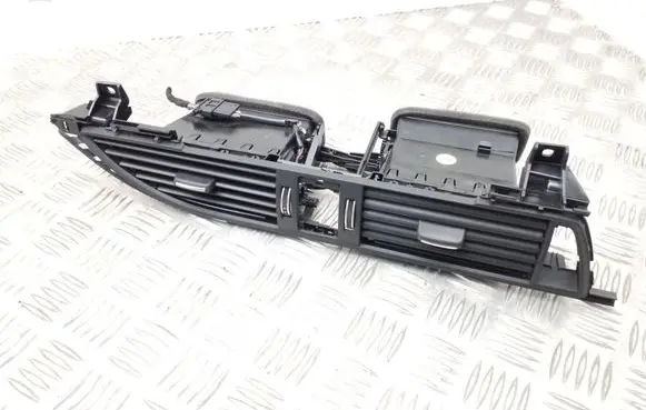 Audi A6 S6 C7 4G Dash center air vent grill 4G2820951