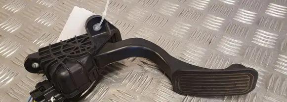 Toyota Prius (XW20) Accelerator throttle pedal 7812047050