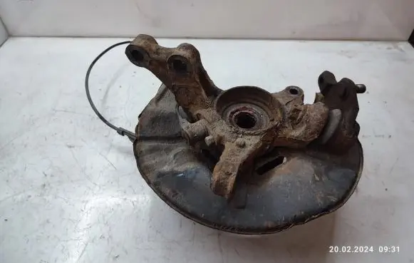 Toyota Avensis T250 Front wheel hub