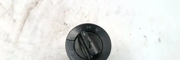 Volkswagen Golf IV Light switch 1C0941531
