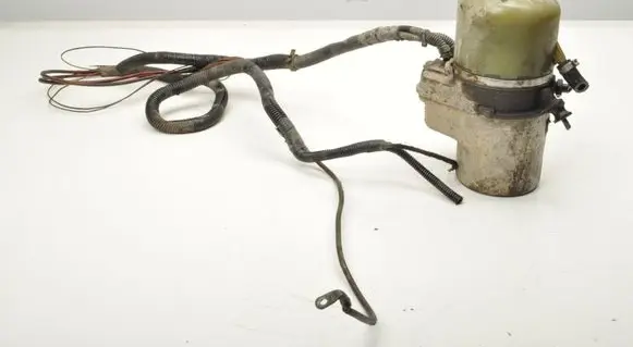 Opel Astra H Power steering pump 