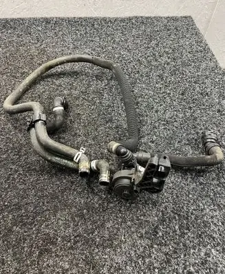 BMW 5 G30 G31 Engine coolant pipe/hose 9299622