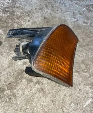 BMW 5 E34 Front indicator light 1384034 155042 F0TSAE1P87