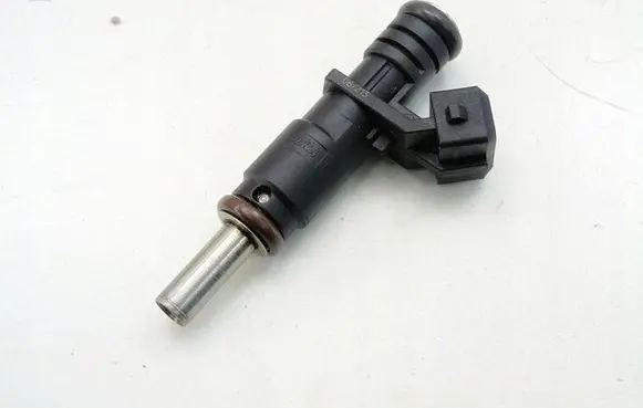 BMW 5 F10 F11 Fuel injector 7531634