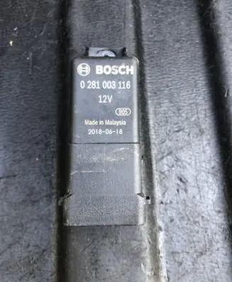 Jeep Grand Cherokee Glow plug pre-heat relay 0281003116