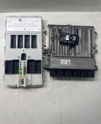 BMW 3 F30 F35 F31 Engine ECU kit and lock set 0261S19743 8489449 030706387