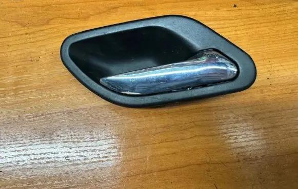 BMW 5 E39 Front door interior handle 7032926