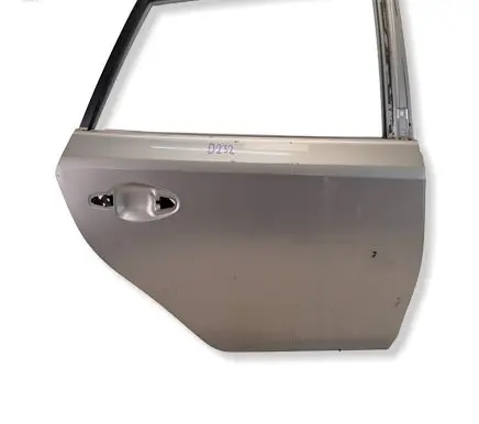 Toyota Auris E180 Rear door D232