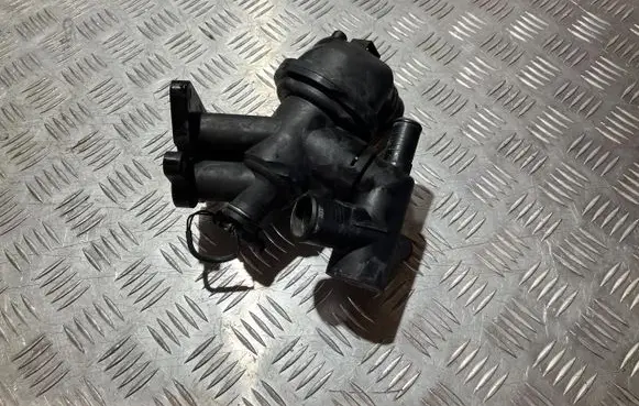 Land Rover Discovery Sport Thermostat housing G4D3-8575-BC