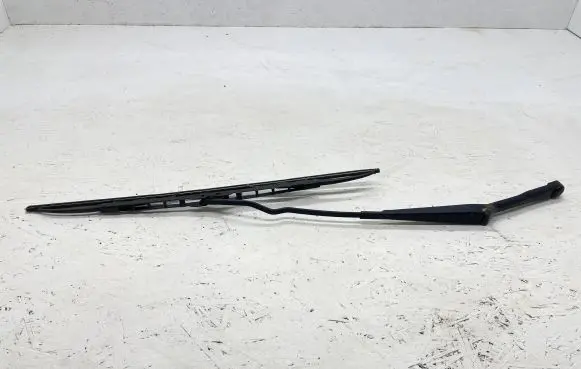 Volkswagen Transporter - Caravelle T4 Front wiper blade arm 701955409A