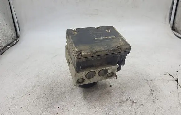 Volkswagen Bora ABS Pump 1J0907379P