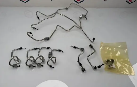 Chrysler 300C Fuel line/pipe/hose 68157225AB