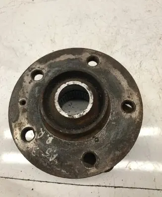 Audi A5 8T 8F Front wheel hub