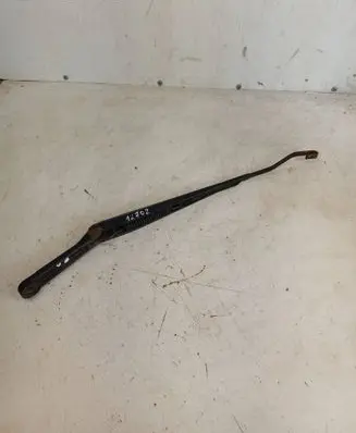 Front wiper blade arm