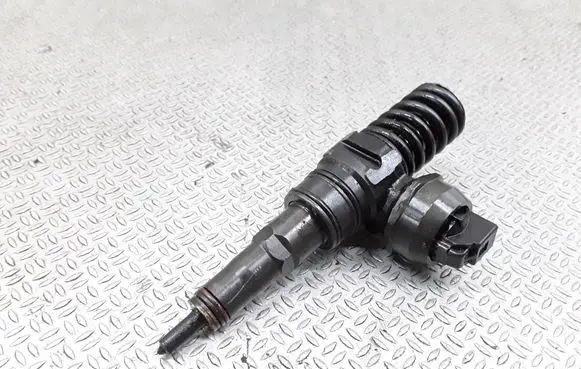 Seat Ibiza III (6L) Fuel injector 045130073T