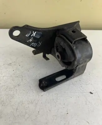 Toyota RAV 4 (XA20) Engine mount bracket