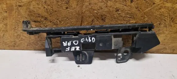 Front bumper mounting bracket