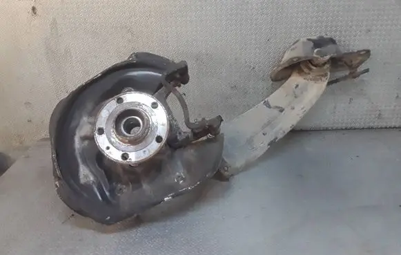 Volkswagen PASSAT B6 Rear wheel hub spindle/knuckle 