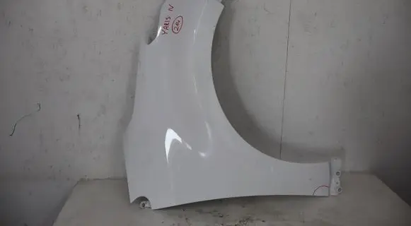 Toyota Yaris XP210 Fender