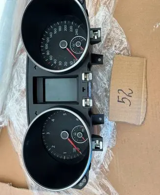 Volkswagen Golf VI Speedometer (instrument cluster) 5K0920873A VDD02421