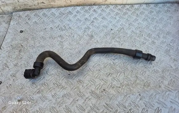 Opel Insignia A Engine coolant pipe/hose 13220138