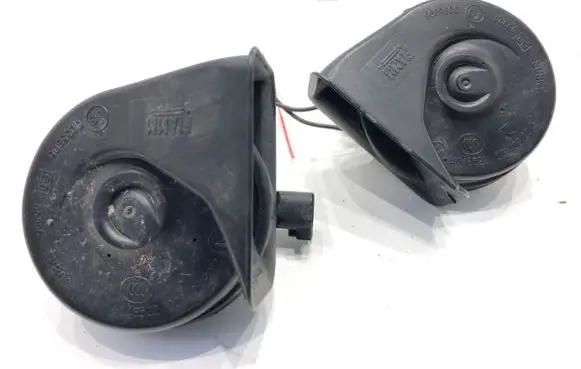Ford Kuga II Horn signal DV4T13A803AC