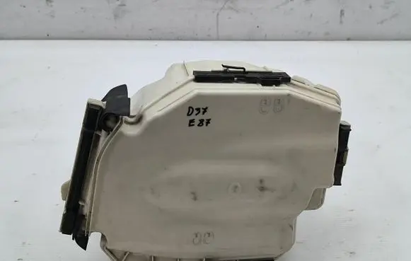 BMW 1 E81 E87 Fuse box cover 7544574