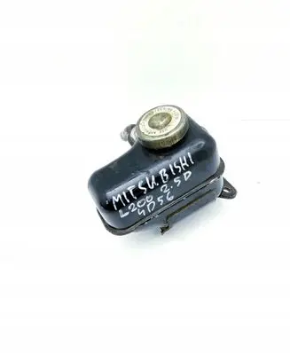 Mitsubishi L200 Power steering fluid tank/reservoir