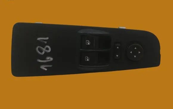 Fiat Bravo Quarter vent window switch 31708A190